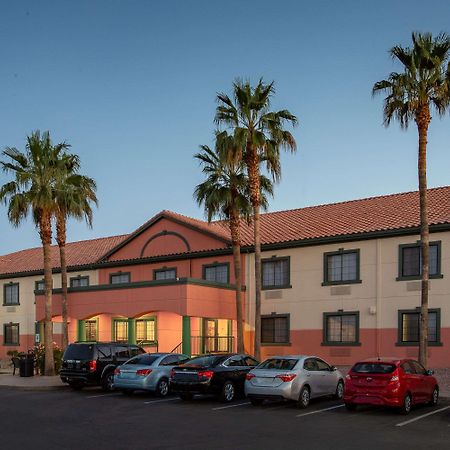 Baymont By Wyndham Phoenix I-10 Near 51St Ave Exterior photo