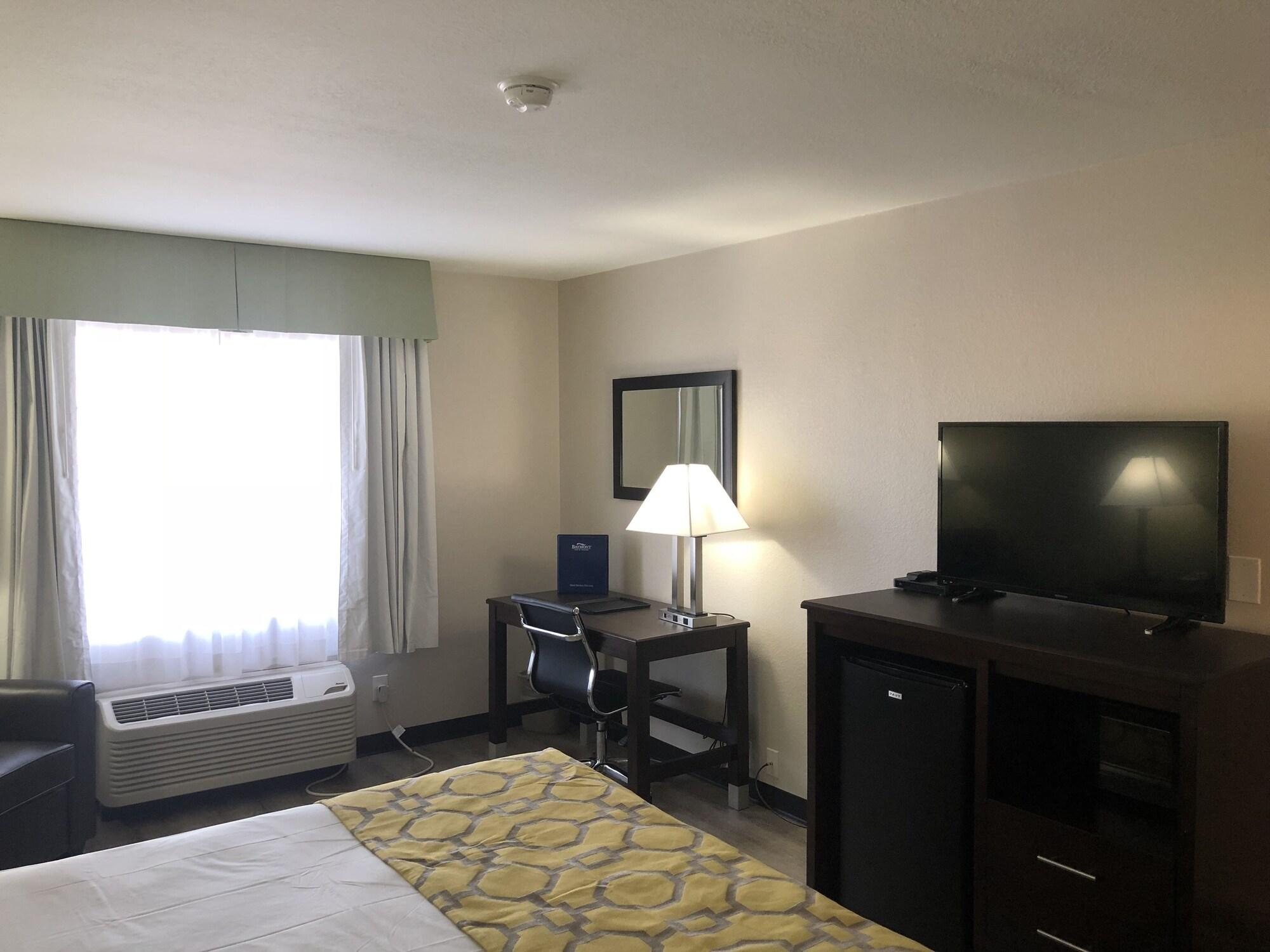 Baymont By Wyndham Phoenix I-10 Near 51St Ave Exterior photo