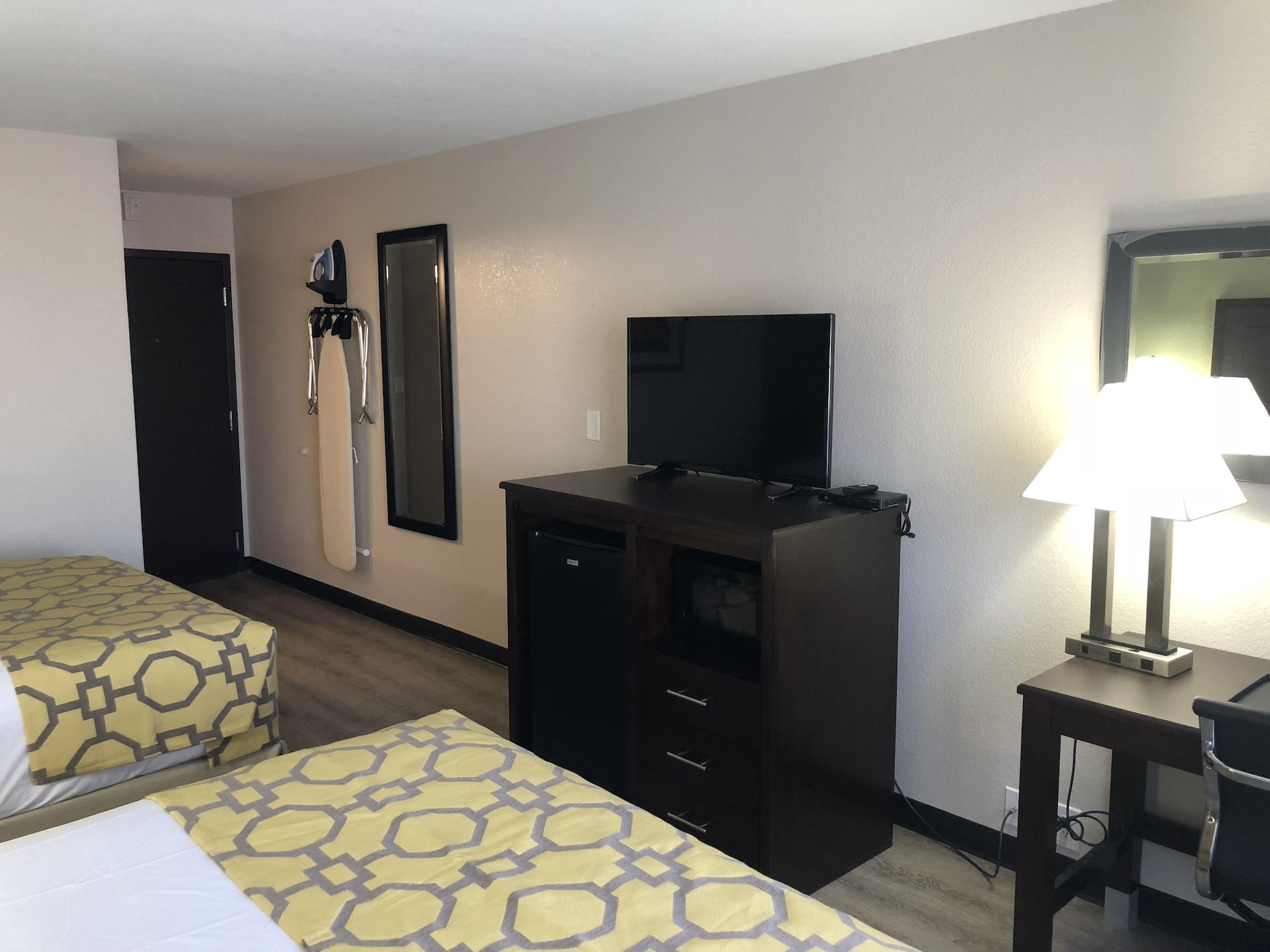 Baymont By Wyndham Phoenix I-10 Near 51St Ave Exterior photo