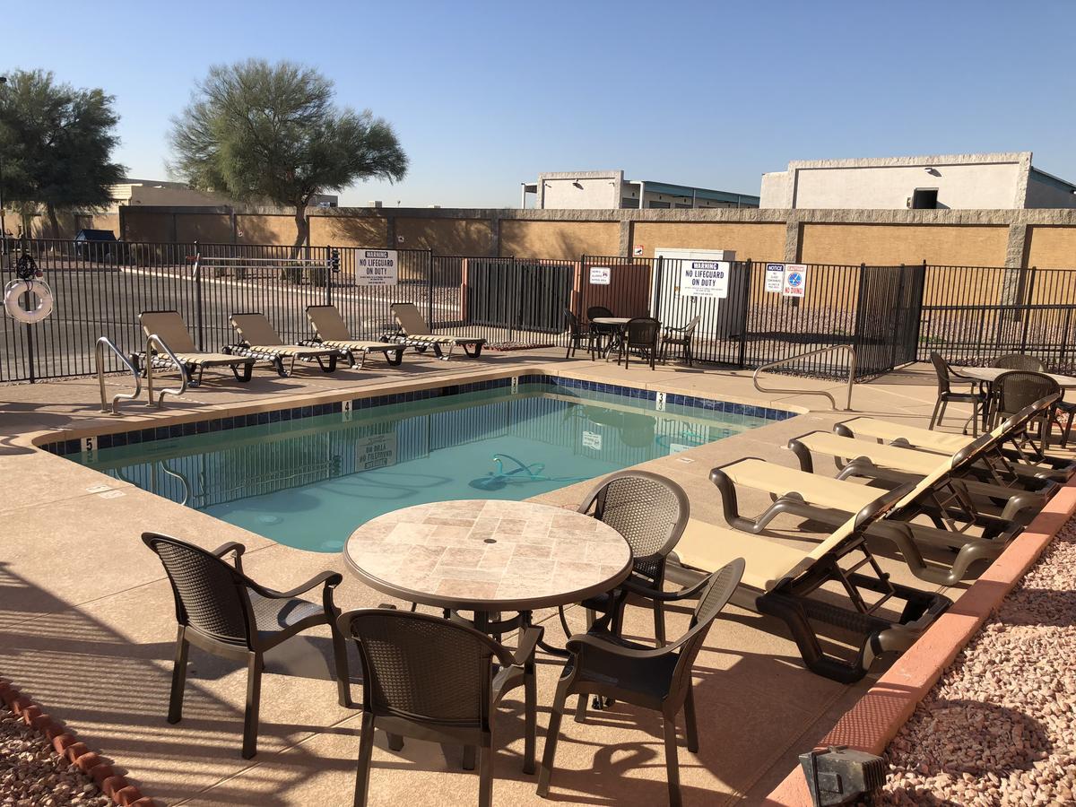 Baymont By Wyndham Phoenix I-10 Near 51St Ave Exterior photo