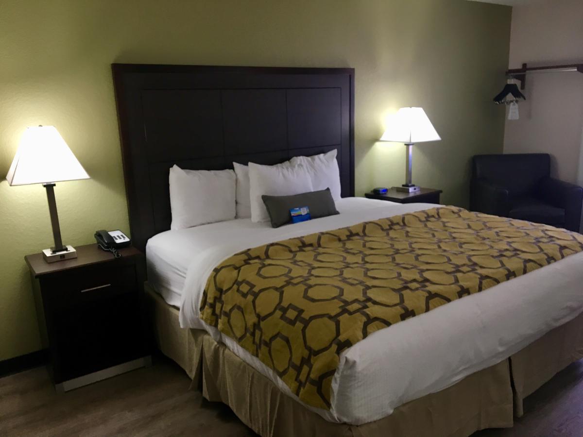 Baymont By Wyndham Phoenix I-10 Near 51St Ave Exterior photo