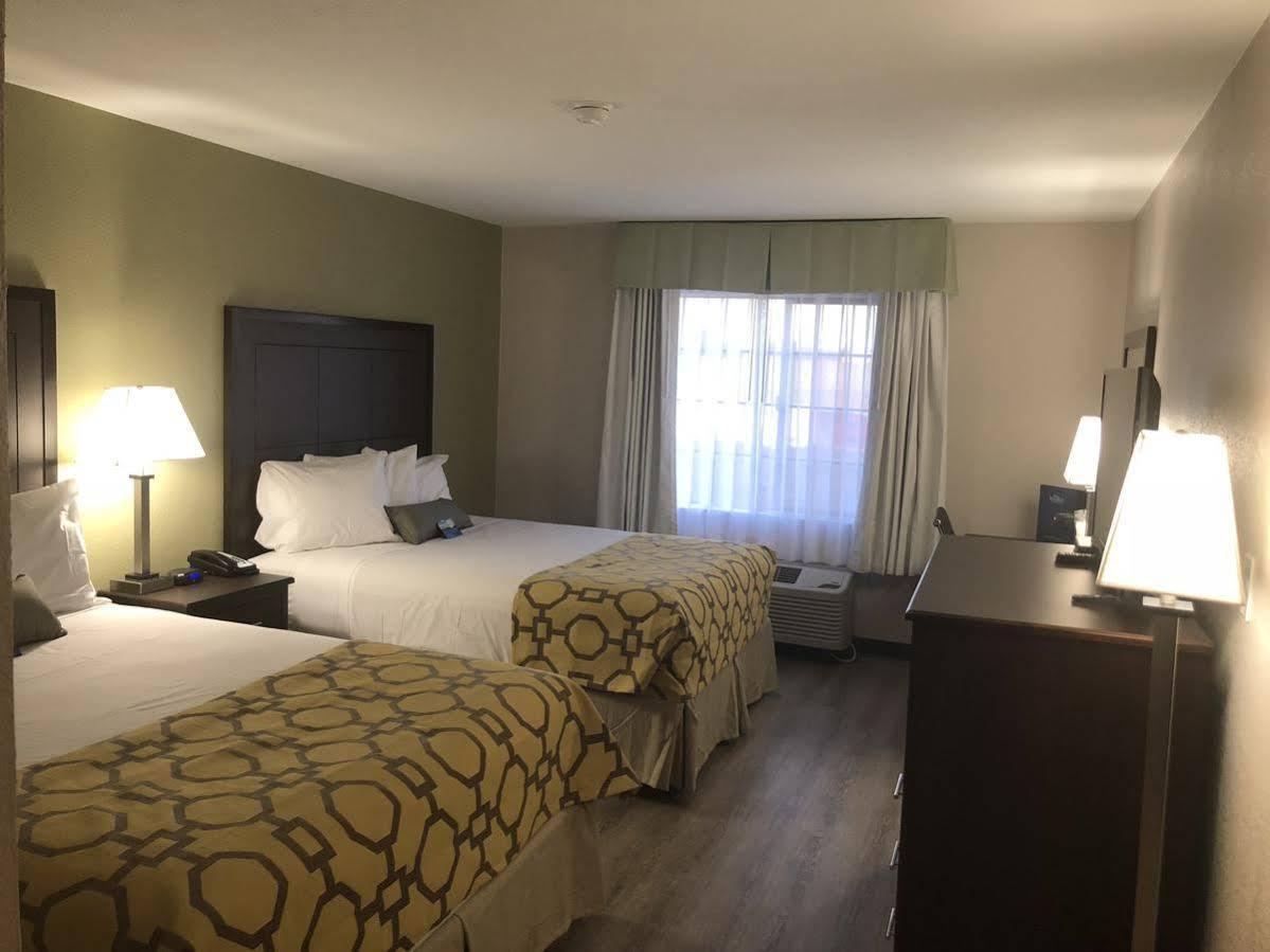 Baymont By Wyndham Phoenix I-10 Near 51St Ave Exterior photo